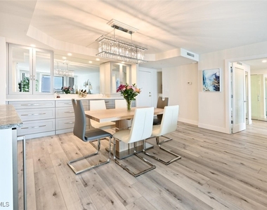 4001 Gulf Shore Boulevard N - Photo Thumbnail 7