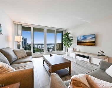 4001 Gulf Shore Boulevard N - Photo Thumbnail 2