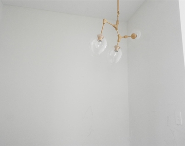 304 18th - Photo Thumbnail 13