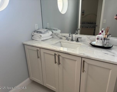 7647 Kiawah Way - Photo Thumbnail 11