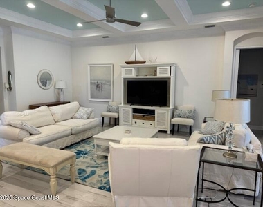 7647 Kiawah Way - Photo Thumbnail 3