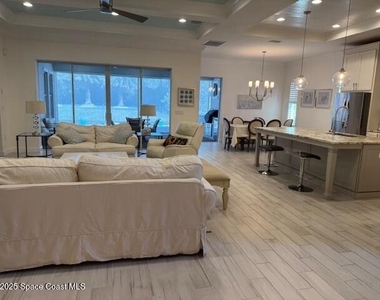 7647 Kiawah Way - Photo Thumbnail 5