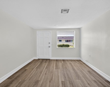 5409 Oceanic Road - Photo Thumbnail 17