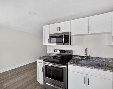 5409 Oceanic Road - Photo Thumbnail 7