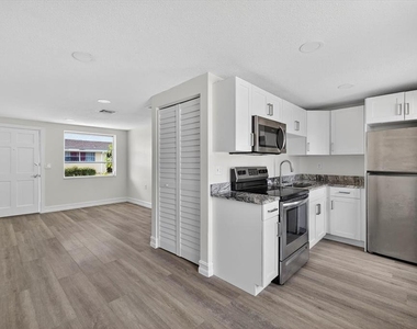 5409 Oceanic Road - Photo Thumbnail 5