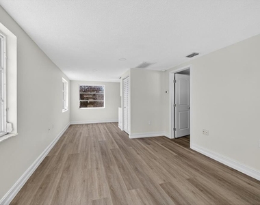5409 Oceanic Road - Photo Thumbnail 3