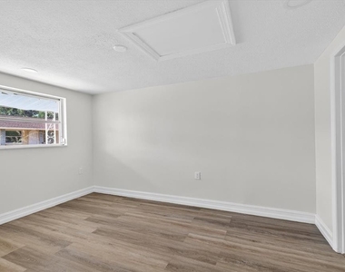5409 Oceanic Road - Photo Thumbnail 15