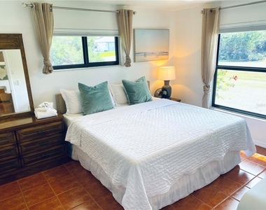 7234 Maguire Lane - Photo Thumbnail 9