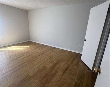 3288 Covington Drive - Photo Thumbnail 10
