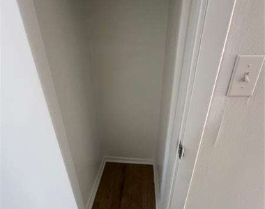 3288 Covington Drive - Photo Thumbnail 7