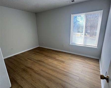 3288 Covington Drive - Photo Thumbnail 12