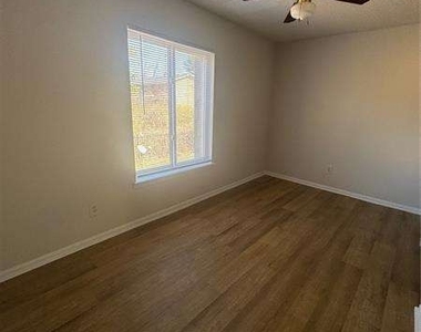 3288 Covington Drive - Photo Thumbnail 3