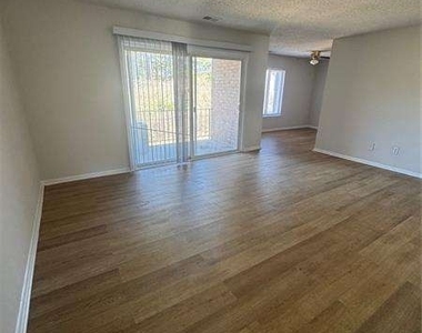 3288 Covington Drive - Photo Thumbnail 2