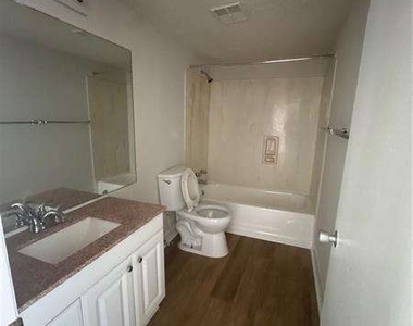 3288 Covington Drive - Photo Thumbnail 9