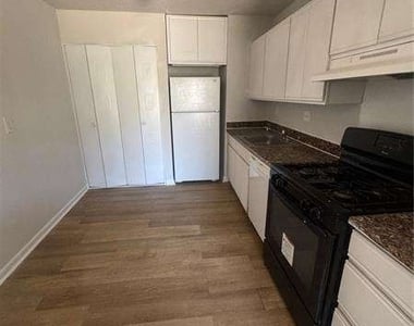 3288 Covington Drive - Photo Thumbnail 4