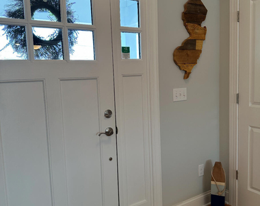 2105 Grand Central Avenue - Photo Thumbnail 2