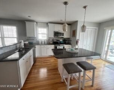 2105 Grand Central Avenue - Photo Thumbnail 12