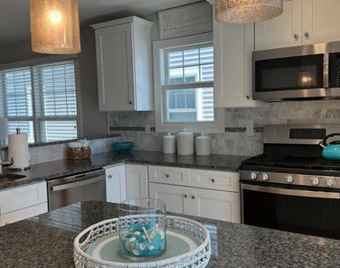 2105 Grand Central Avenue - Photo Thumbnail 11