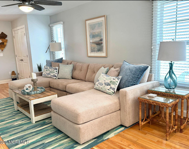 2105 Grand Central Avenue - Photo Thumbnail 4