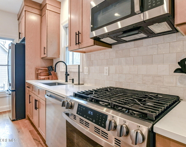 22 Atlantic Avenue - Photo Thumbnail 6