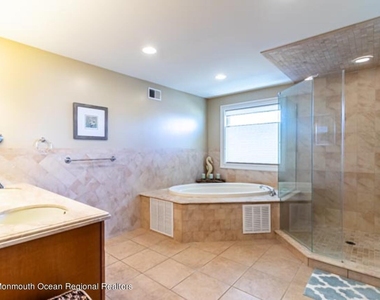 233 12th Avenue - Photo Thumbnail 25