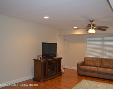 233 12th Avenue - Photo Thumbnail 5