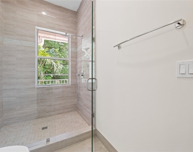 1434 Sw 4th Avenue - Photo Thumbnail 7