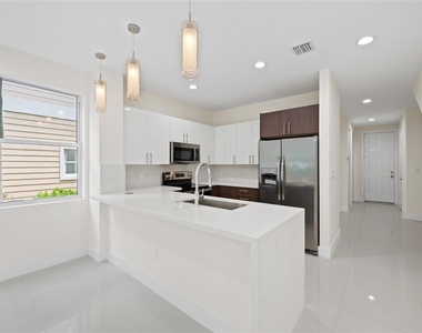 1430 Sw 4th Avenue - Photo Thumbnail 3