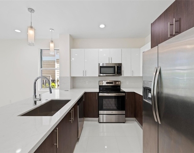 1430 Sw 4th Avenue - Photo Thumbnail 2