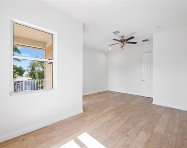 1428 Sw 4th Avenue - Photo Thumbnail 12