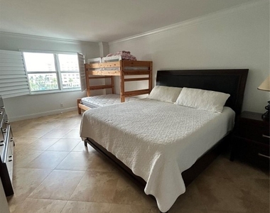 1200 Hibiscus Avenue - Photo Thumbnail 20