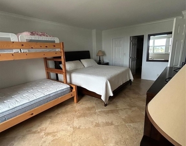 1200 Hibiscus Avenue - Photo Thumbnail 21