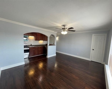 2518 N Fitzhugh Avenue - Photo Thumbnail 5