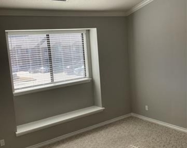 1912 Signal Ridge Place - Photo Thumbnail 16