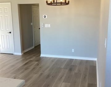 1912 Signal Ridge Place - Photo Thumbnail 15