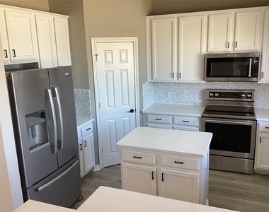1912 Signal Ridge Place - Photo Thumbnail 10