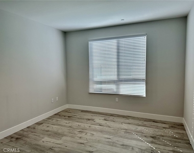 5820 La Mirada Avenue - Photo Thumbnail 10