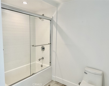 5820 La Mirada Avenue - Photo Thumbnail 9