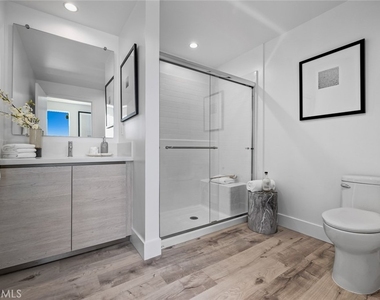 5820 La Mirada Avenue - Photo Thumbnail 47
