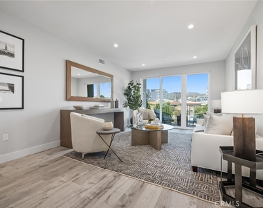5820 La Mirada Avenue - Photo Thumbnail 21