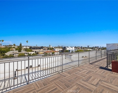 5820 La Mirada Avenue - Photo Thumbnail 14
