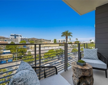 5820 La Mirada Avenue - Photo Thumbnail 39