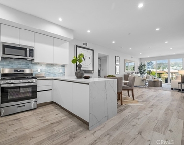 5820 La Mirada Avenue - Photo Thumbnail 38