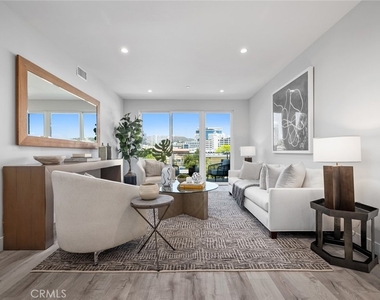 5820 La Mirada Avenue - Photo Thumbnail 3