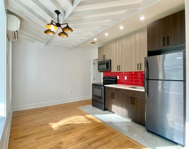 928 Dekalb Avenue - Photo Thumbnail 2