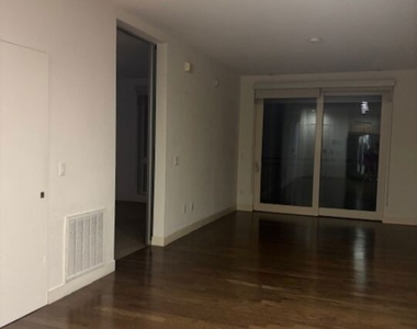 1234 Wilshire Boulevard - Photo Thumbnail 4