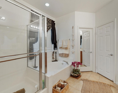 42753 Della Place - Photo Thumbnail 17