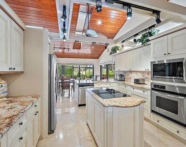 16 Thurston Drive - Photo Thumbnail 12