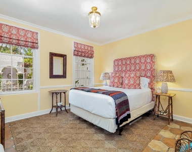417 Peruvian Avenue - Photo Thumbnail 12