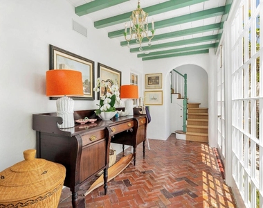 417 Peruvian Avenue - Photo Thumbnail 8